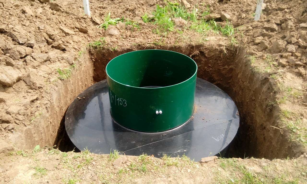 Монтаж станции в подготовленный котлован на загородном участке