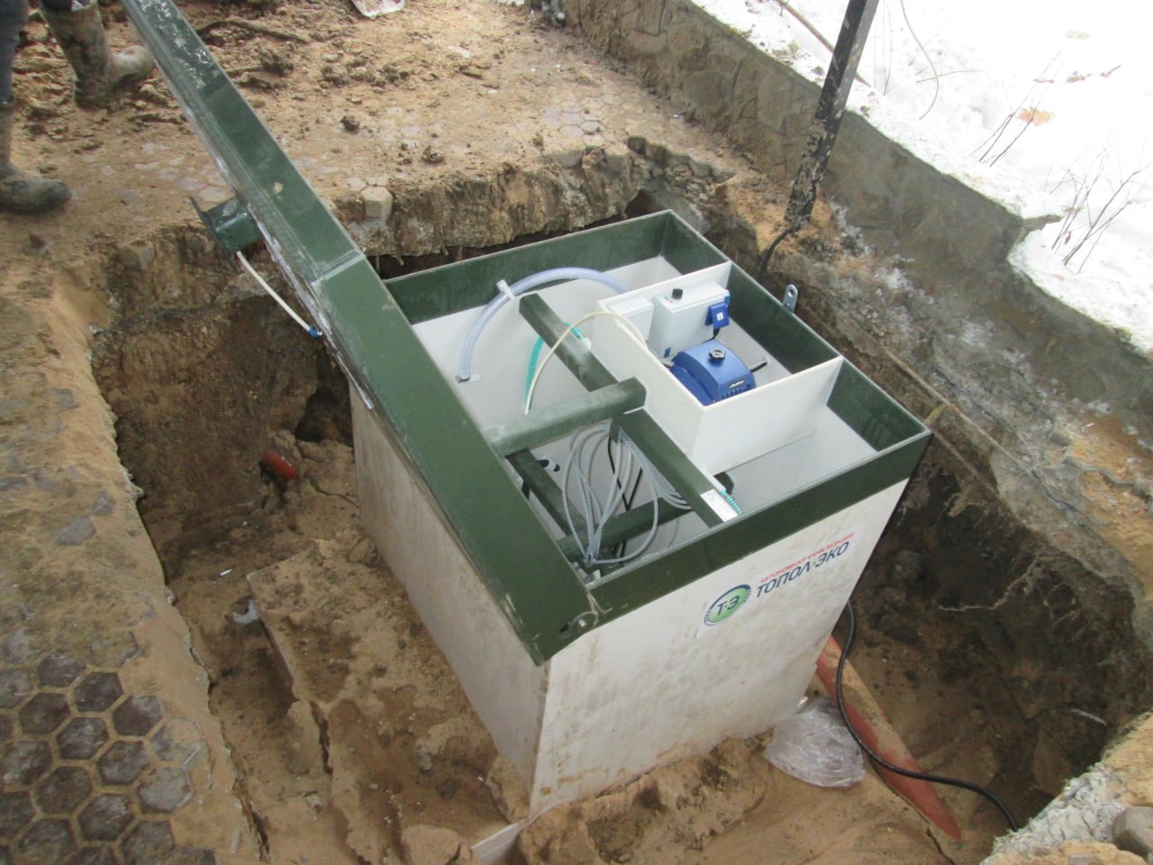 Схема устройства станции в разрезе — четыре камеры очистки